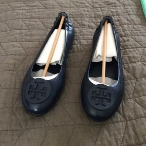 Brand new Tory Burch Minnie flats